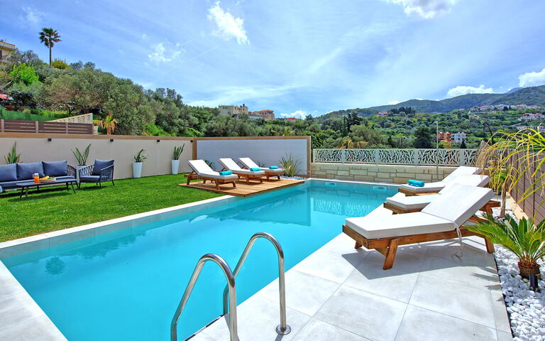 Villa Silentium Evilia: Have, pool, Udendørs