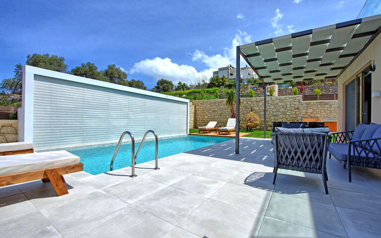 Villa Silentium Ionia: Altan / terrasse / gårdhave, pool, Udendørs