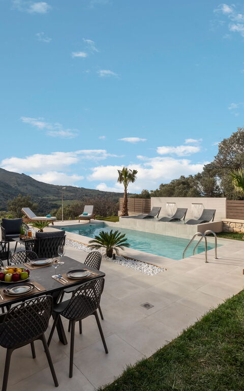 Villa Silentium Olia: Have, pool, Udendørs, Udvendige