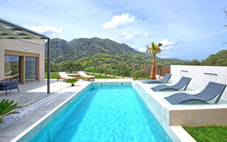 Villa Silentium Olia: Have, pool, Sommer, Udendørs