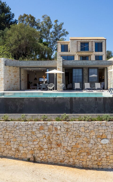 Villa Otter: Udendørs, Udvendige