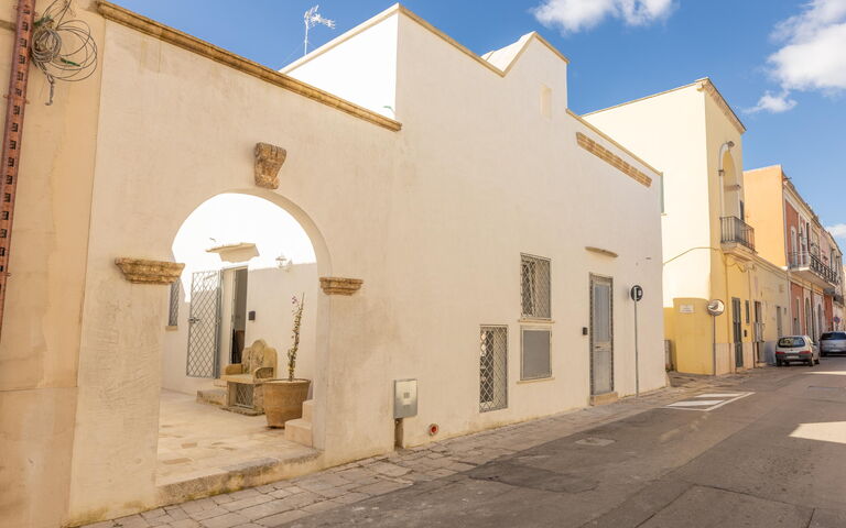 Casa Harem: Hovedindgang, Udendørs, Udvendige