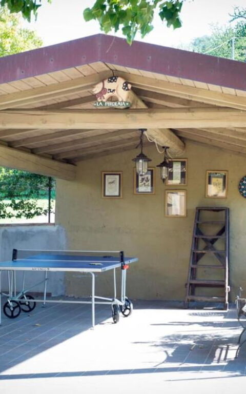 Bello Stare: Udendørs, Udvendige