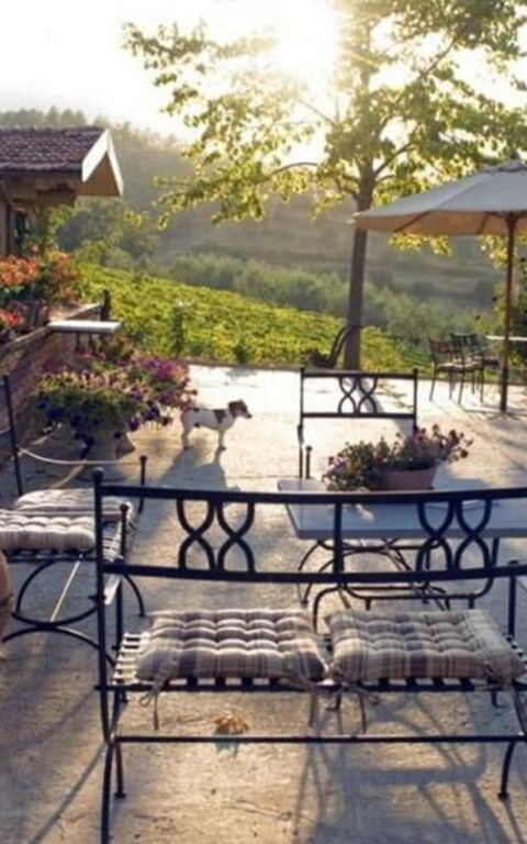 Bello Stare: Udendørs, Udvendige