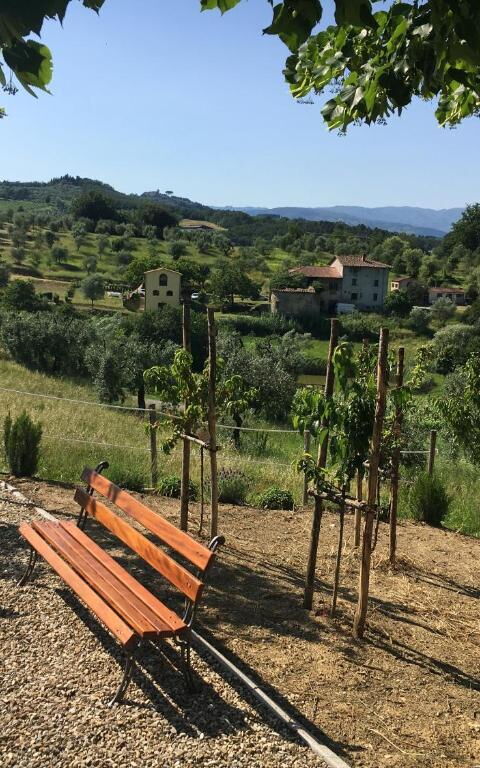 Bello Stare: Udendørs, Udvendige