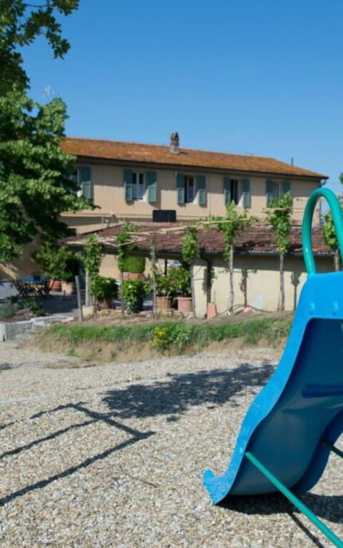 Bello Stare: Udendørs, Udvendige