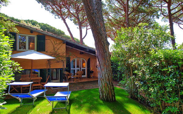 Le Dune: Udendørs, Udvendige