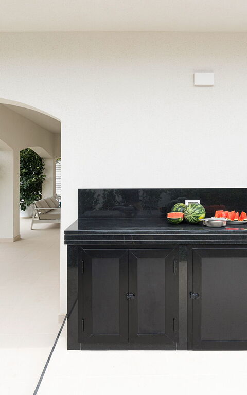 Villa Hermes: Udendørs, Udvendige