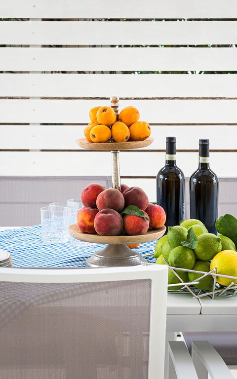 Villa Hermes: Mad, Udvendige