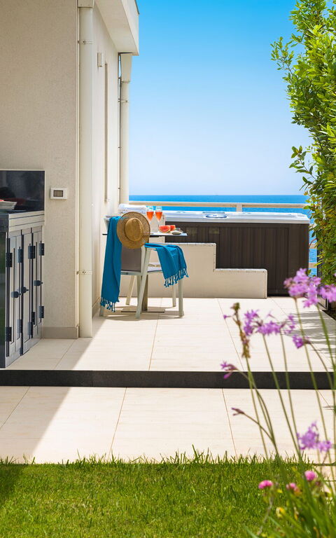 Villa Hermes: Have, Sommer, Udendørs, Visninger