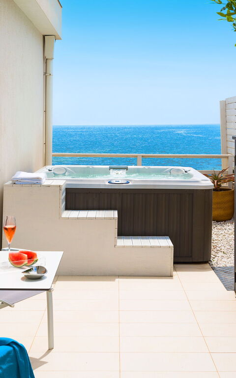 Villa Hermes: Sommer, Udendørs, Visninger