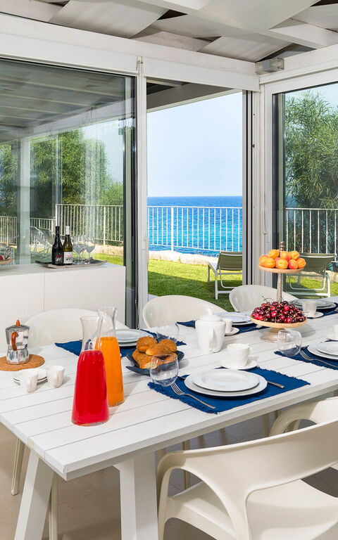 Stella Maris: Frokostlokale, Visninger