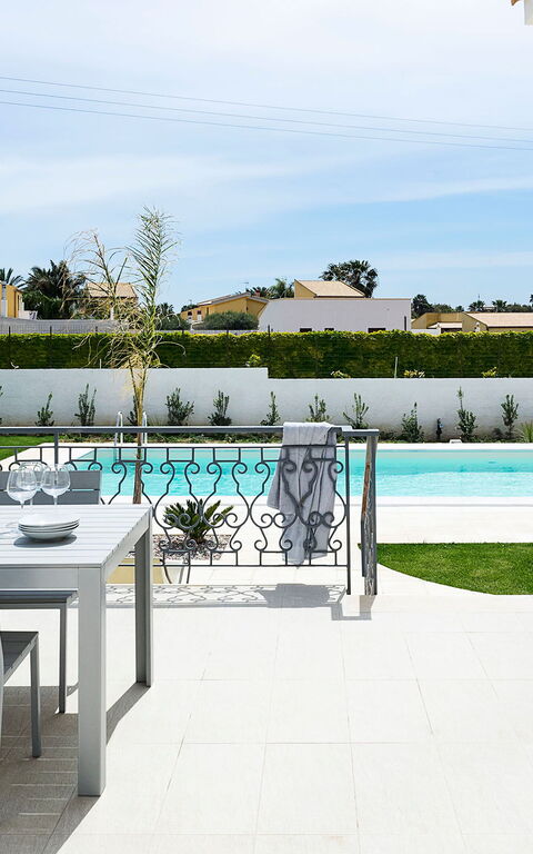 Villa Rita: Have, pool, Udendørs, Udvendige