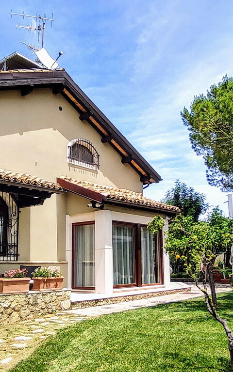 Villa Tagliaferri: Have, Udvendige