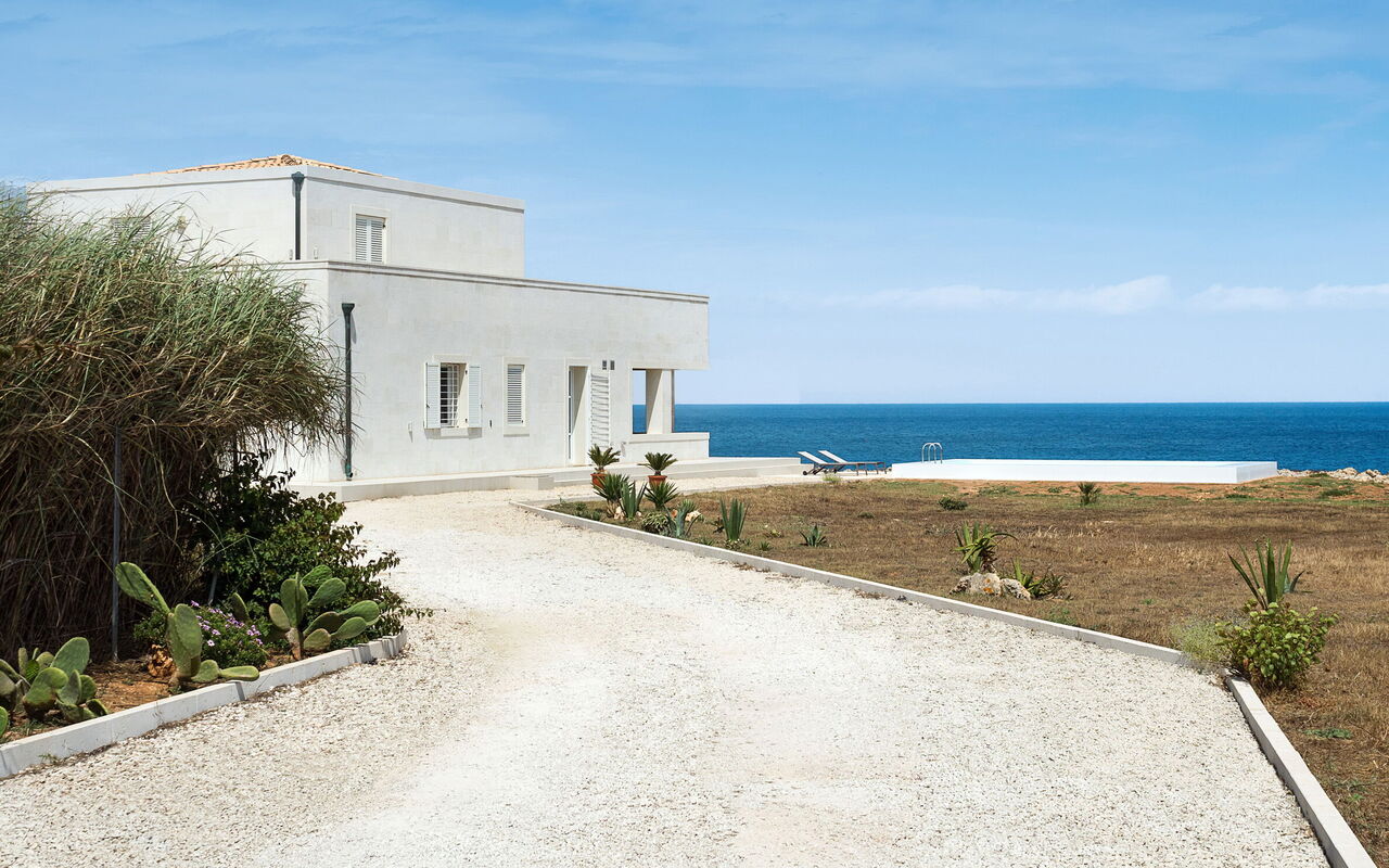 Villa Capo Passero: Hovedindgang, Udendørs, Udvendige, Visninger