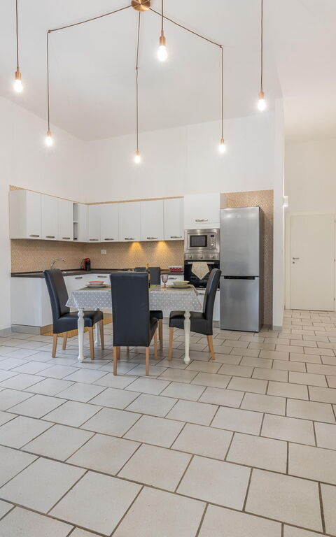 Villa Narkive: Frokostlokale, Køkken, Stue