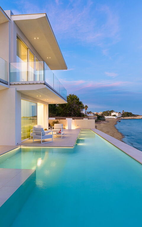 Bedda Matri: pool, Udendørs, Udvendige, Visninger