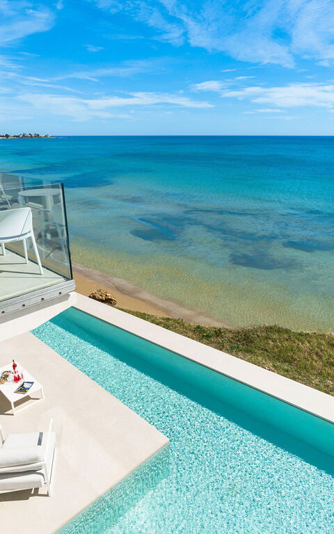 Bedda Matri: pool, Udendørs, Udvendige, Visninger