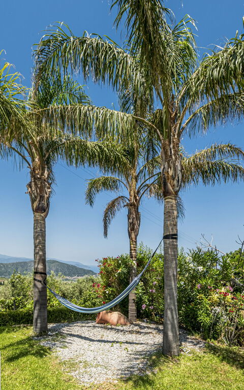 Villa Malu: Have, Udendørs, Udvendige