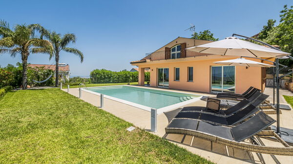 Villa Malu: Have, pool, Udendørs, Udvendige