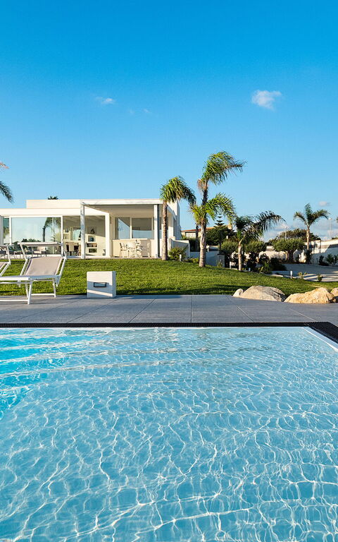 Diantha: Have, pool, Udendørs, Udvendige