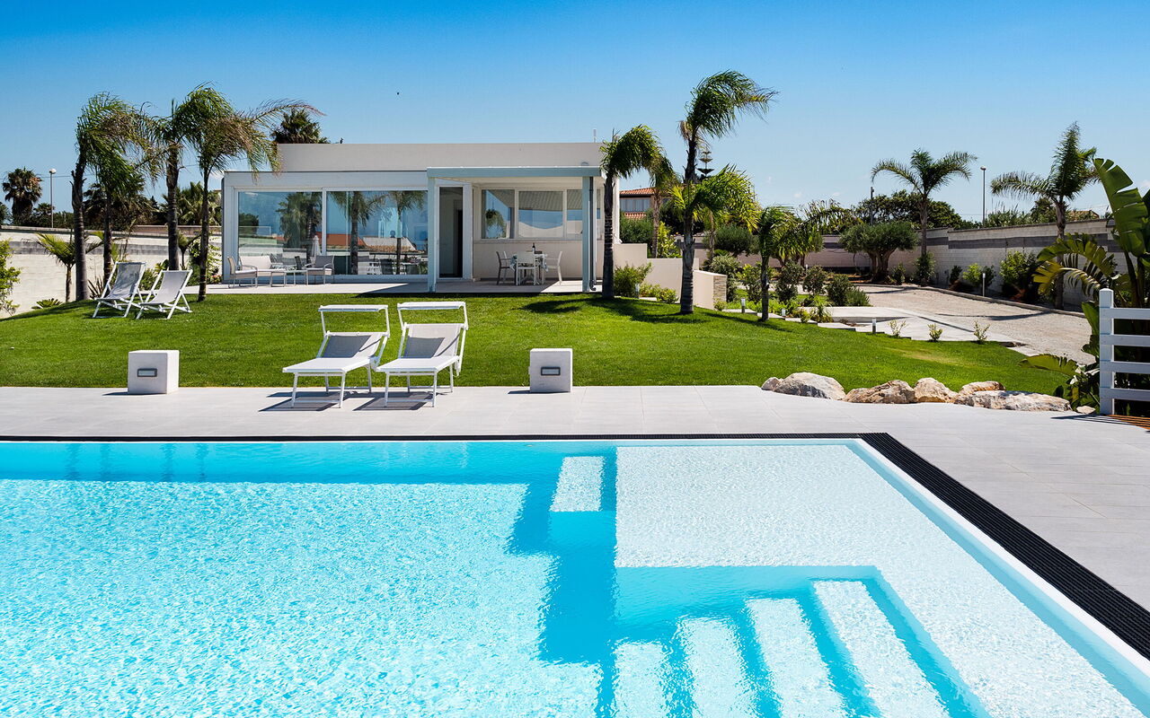 Diantha: Have, pool, Udendørs, Udvendige