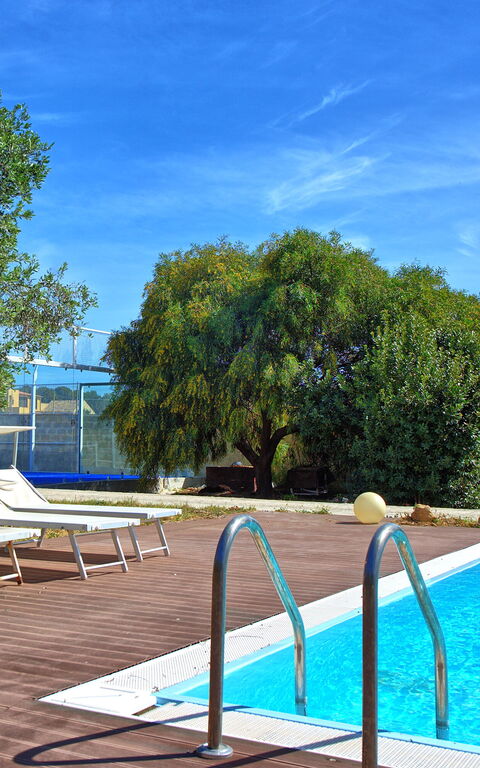 Villa Maraus: Udendørs, Udvendige