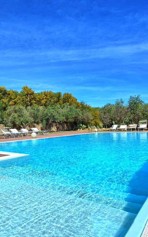 Villa Maraus: Udendørs, Udvendige