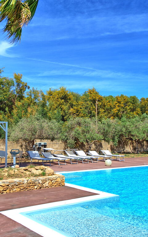 Villa Maraus: Udendørs, Udvendige