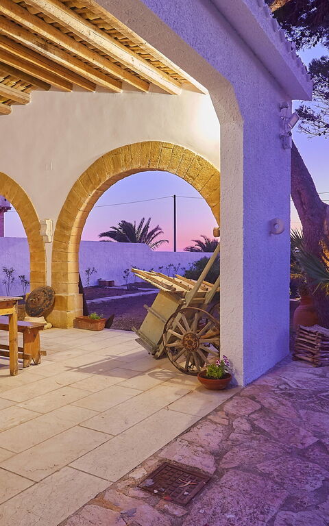 Villa Maraus: Udendørs, Udvendige