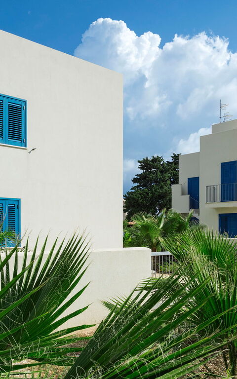 Lisca Bianca: Hovedindgang, Udendørs, Udvendige