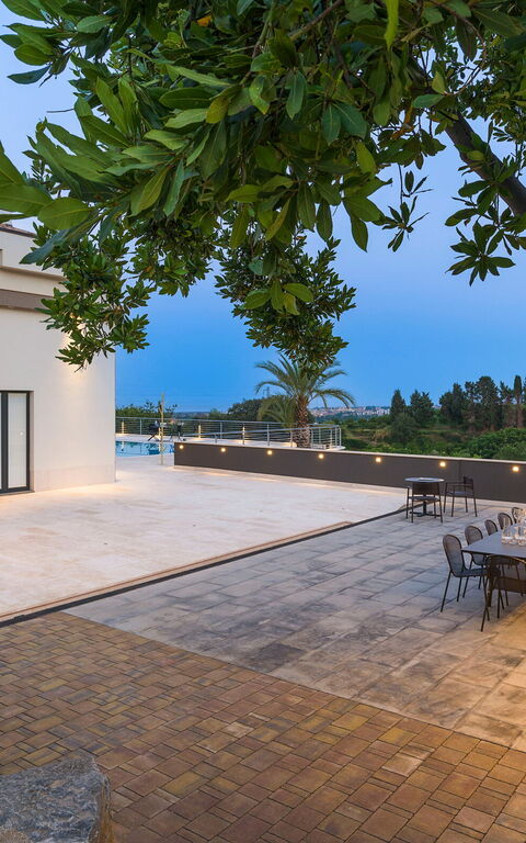 Villa Gianos: Udendørs, Udvendige