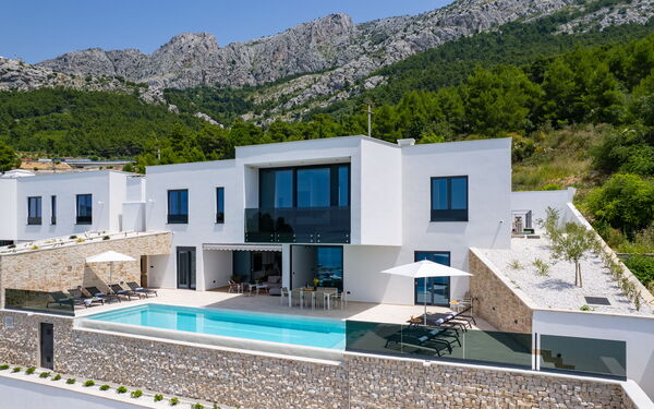 Villa Loma: Altan / terrasse / gårdhave, pool, Udvendige, Visninger