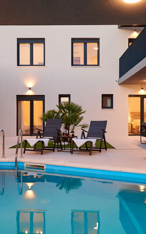 Villa Stella: pool, Udendørs