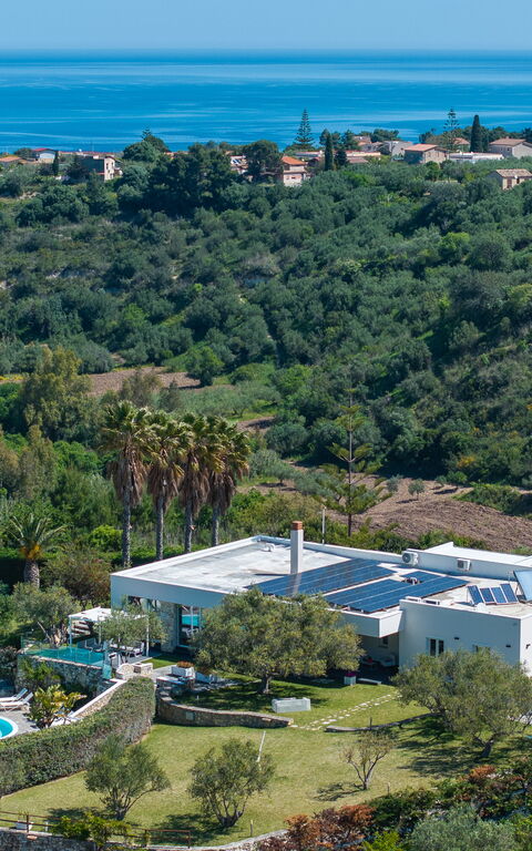 Villa Demetra: Have, pool, Visninger