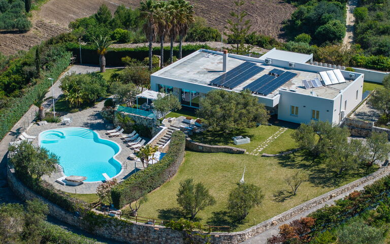 Villa Demetra: Have, pool