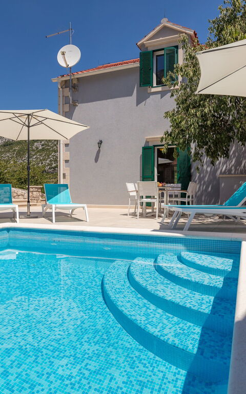 Villa Roglic: pool, Udendørs