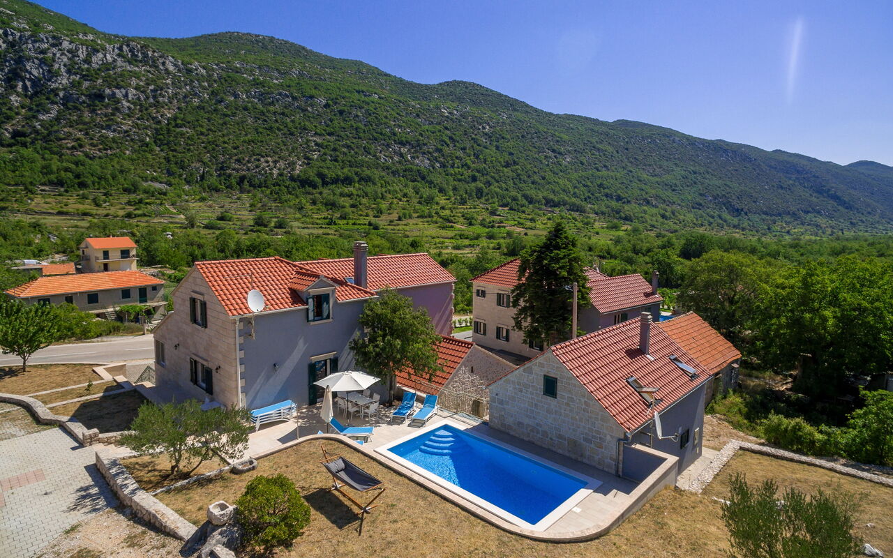 Villa Roglic: pool, Udvendige