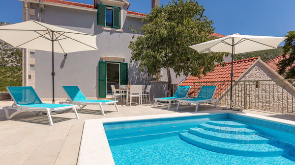 Villa Roglic: pool, Udendørs