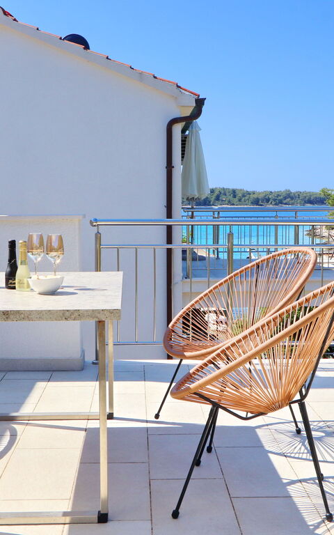 Villa Emerald: Altan / terrasse / gårdhave, Udendørs, Udvendige, Visninger