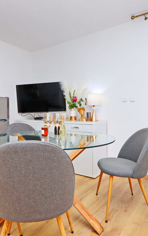 Villa Emerald: Altan / terrasse / gårdhave, Frokostlokale, Køkken