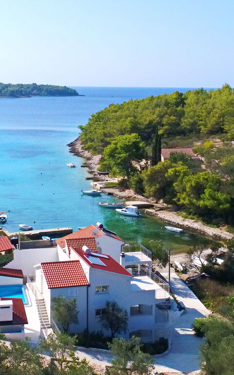 Villa Emerald: Udvendige, Visninger