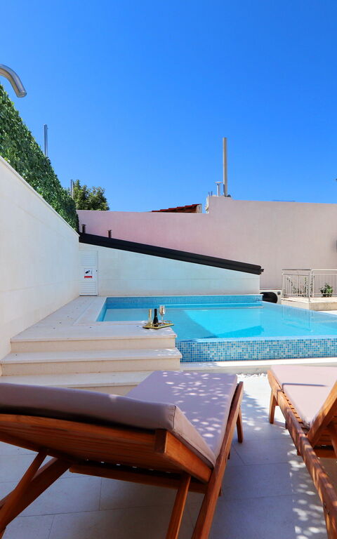 Villa Emerald: pool, Udvendige