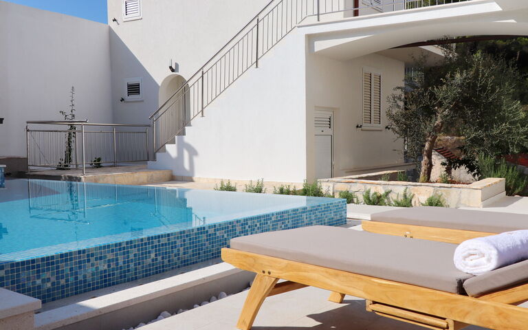 Villa Emerald: pool, Udvendige