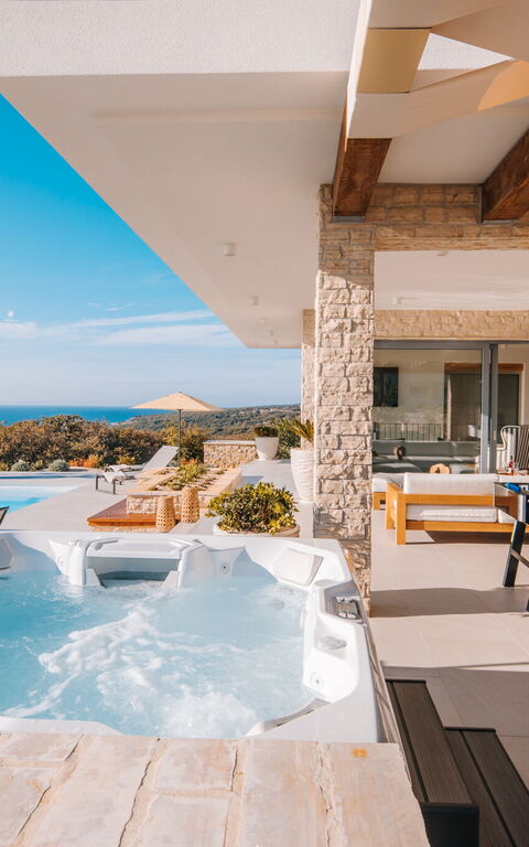 Villa Steropa: Altan / terrasse / gårdhave, boblebad, pool, Udendørs, Udvendige