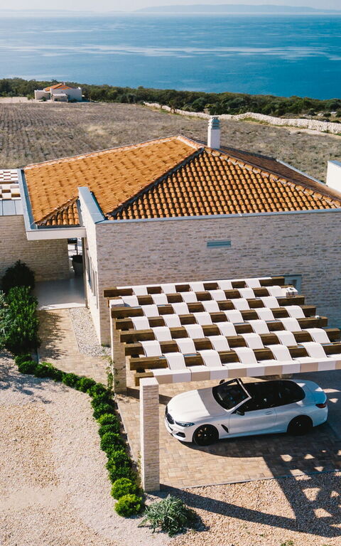 Villa Steropa: Udvendige, Visninger