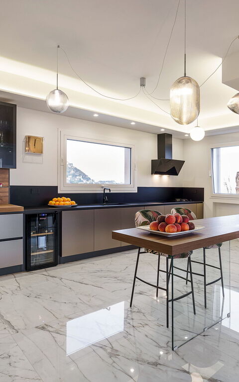 Grand Tour Villa: Køkken, Stue