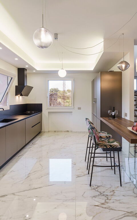 Grand Tour Villa: Køkken, Stue