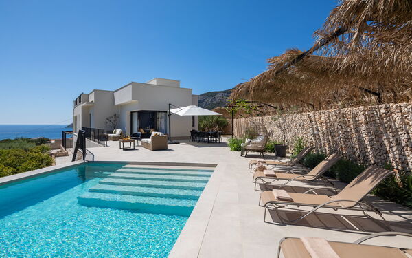 Villa Vivere: Altan / terrasse / gårdhave, pool, Udendørs, Udvendige, Visninger