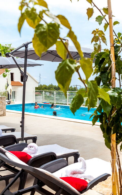 Villa Azurit: Altan / terrasse / gårdhave, pool, Udendørs